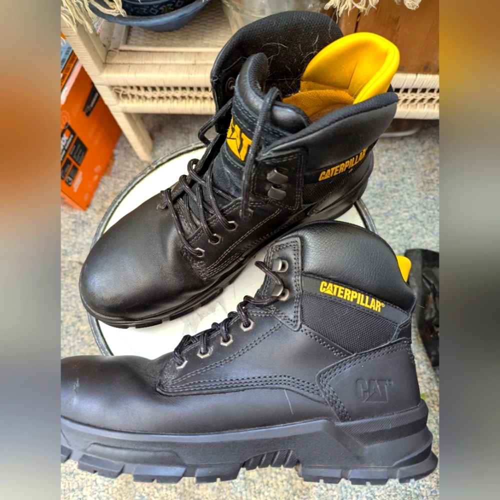 Mens Black CAT Mobilize ALLOY TOE SLIP/OIL RESISTENT LEATHER BOOTS SZ 9.5